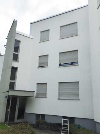 Mauerputzfassade nach der Reinigung Saubere Mauerputzfassade, wie neu, nach der Reinigung von Speedy's Fassadenreinigung in Brunnthal bei München