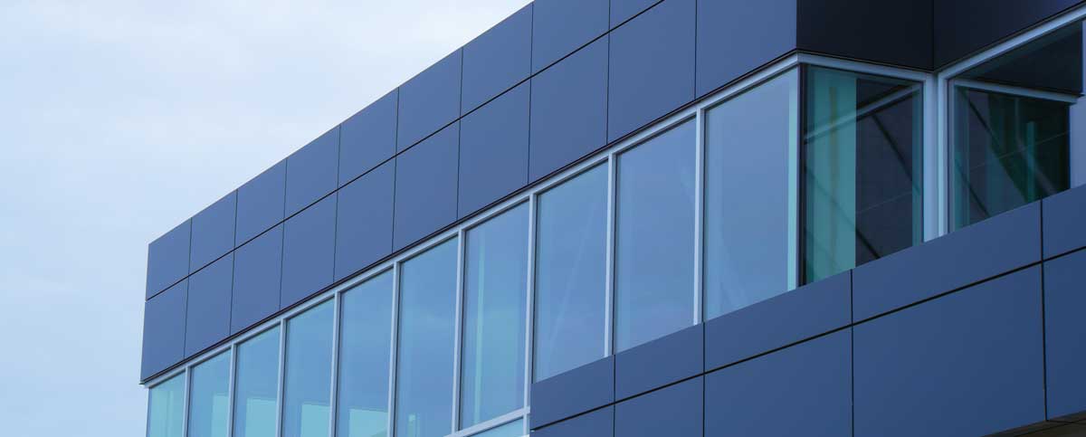 Professionelle Glasreinigung für komplette Glasfassaden Bayern